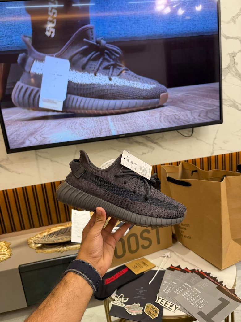 Adida s Yeezy 350 Boost V2 Mx Dark Salt