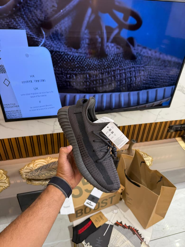 Adida s Yeezy 350 Boost V2 Mx Dark Salt